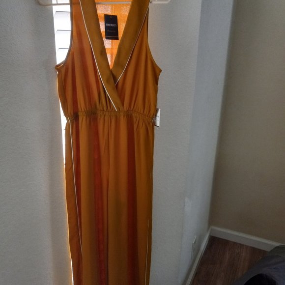 Clothes - Picture 2 of 2